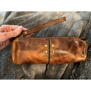 Patricia Nash Leather w Studs Wristlet Purse Makeup Cosmetic Bag Nice! Zip top